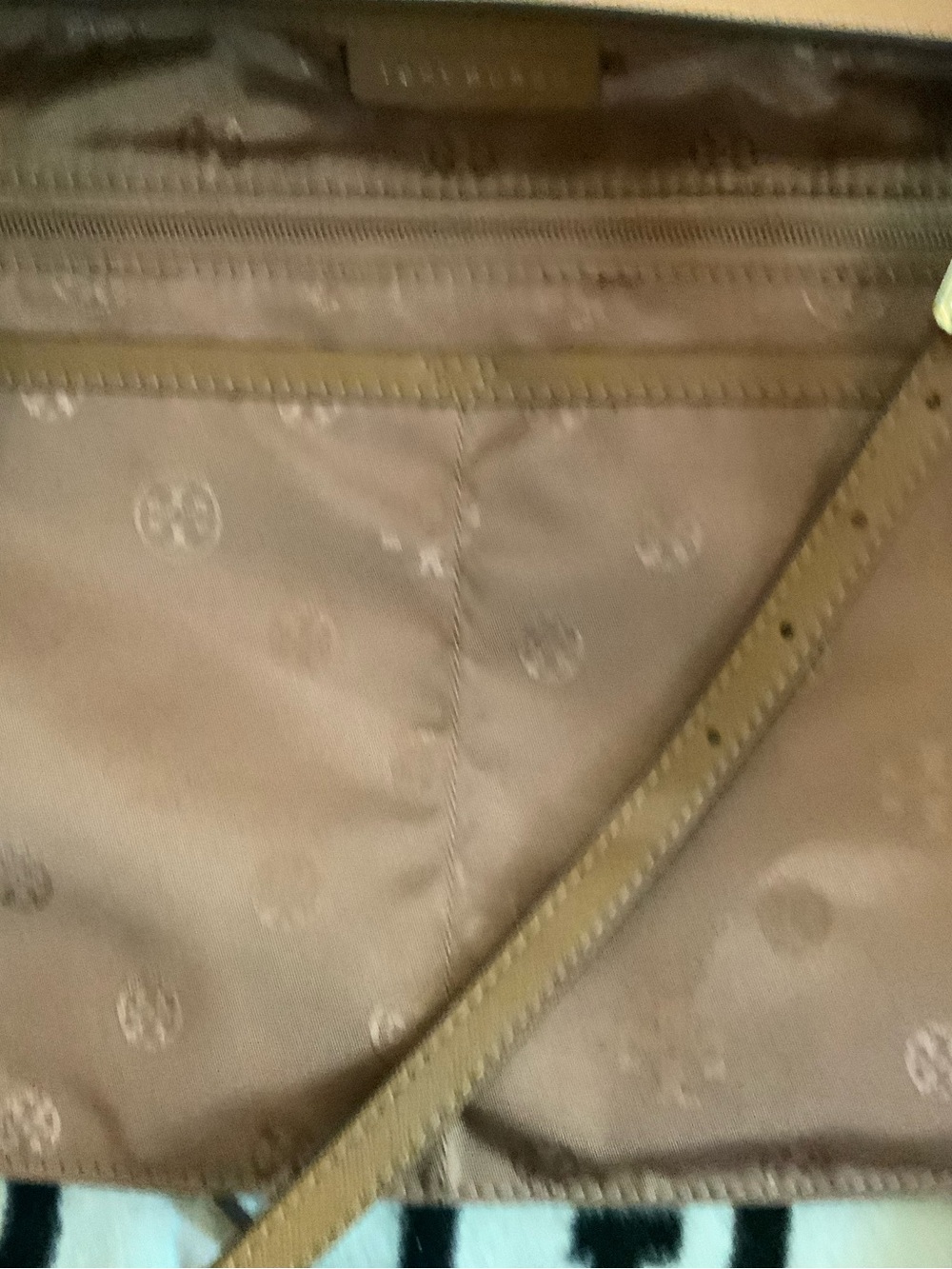 Tory Burch York Saffiano Large Tote - Picture 8 of 9